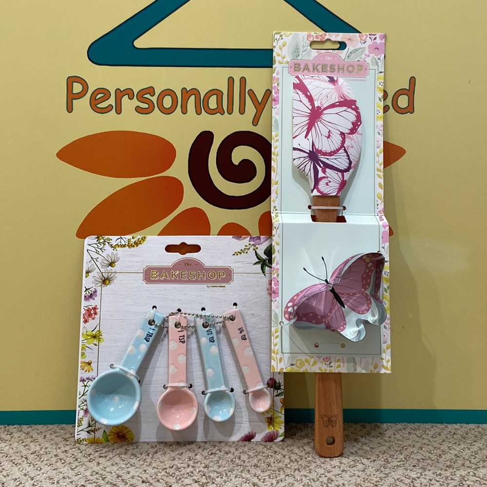 The Bakeshop Measuring Spoons & Spatula & Cookie Cutter Bundle